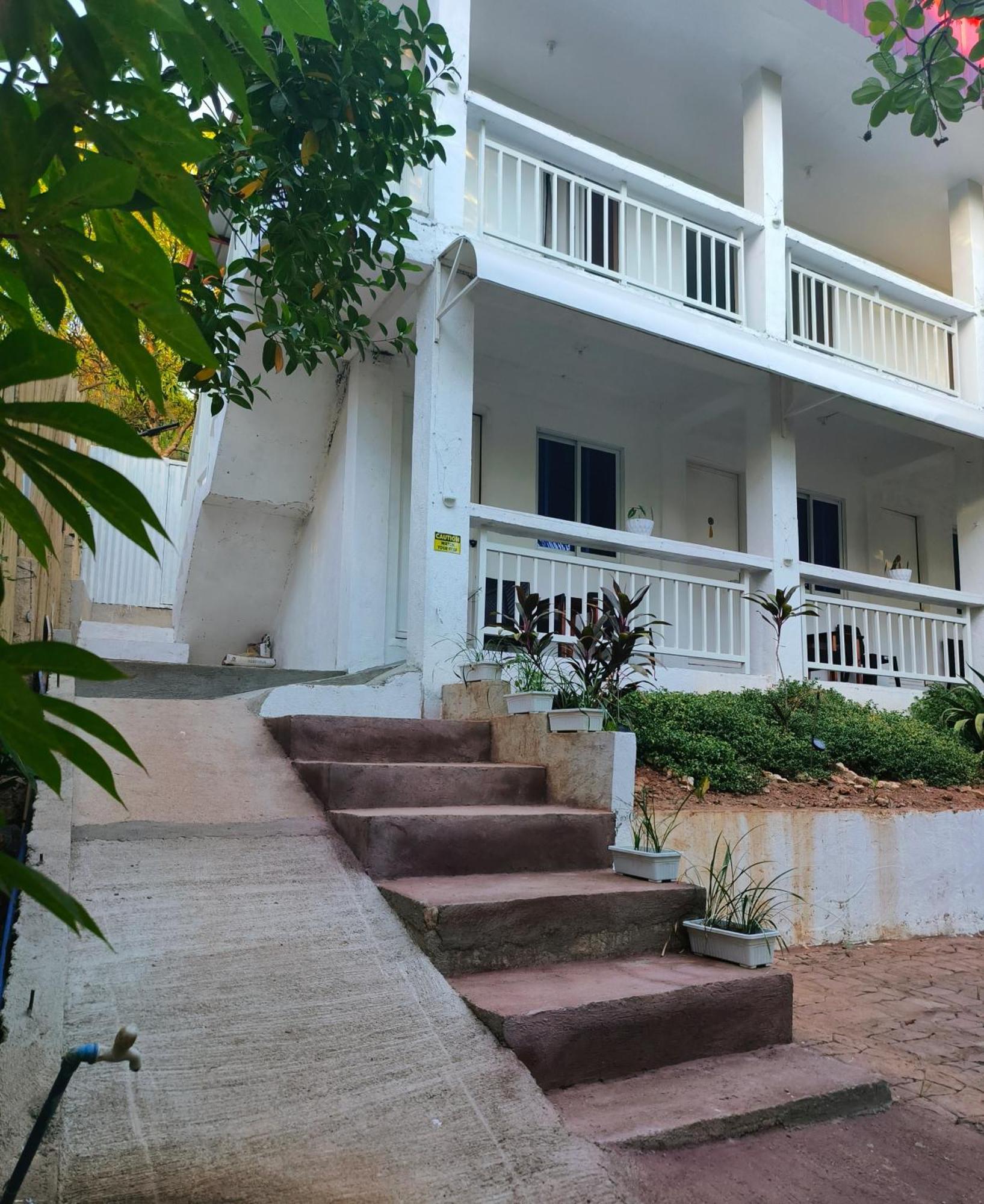 Ani Marie Guest House Корон Екстериор снимка