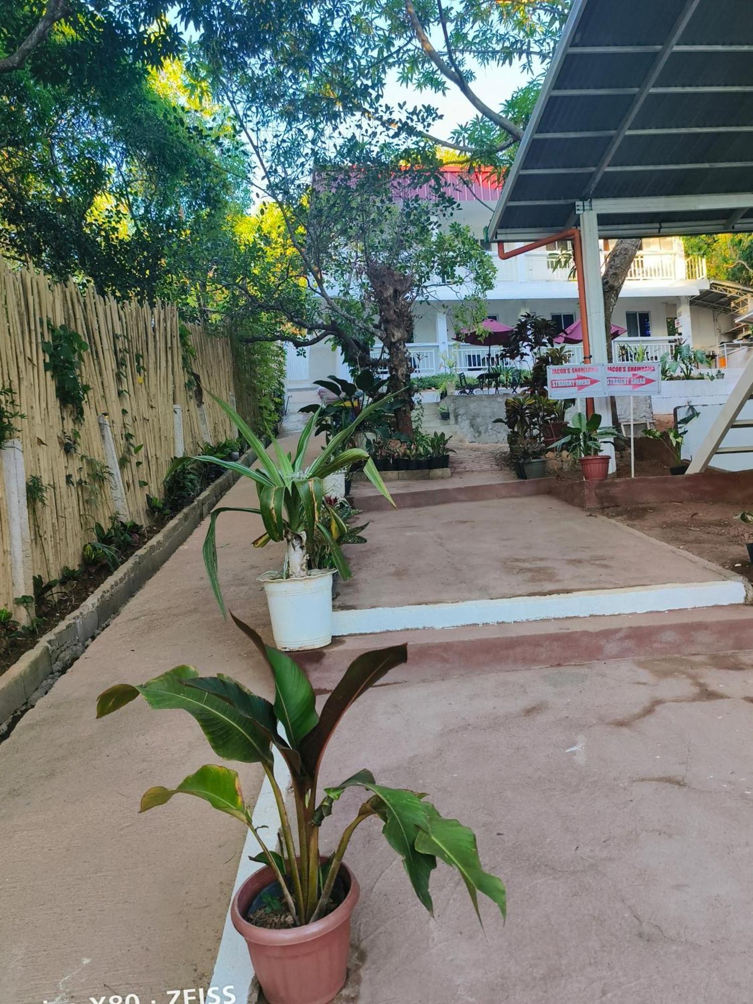 Ani Marie Guest House Корон Екстериор снимка